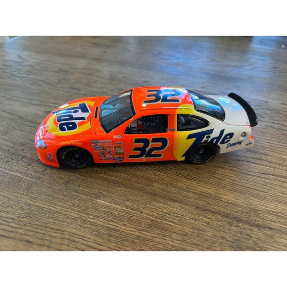 Hot Wheels Racing 2000 Scott Pruett #32 Tide NASCAR Diecast Car 1:24 Scale - Picture 3 of 12